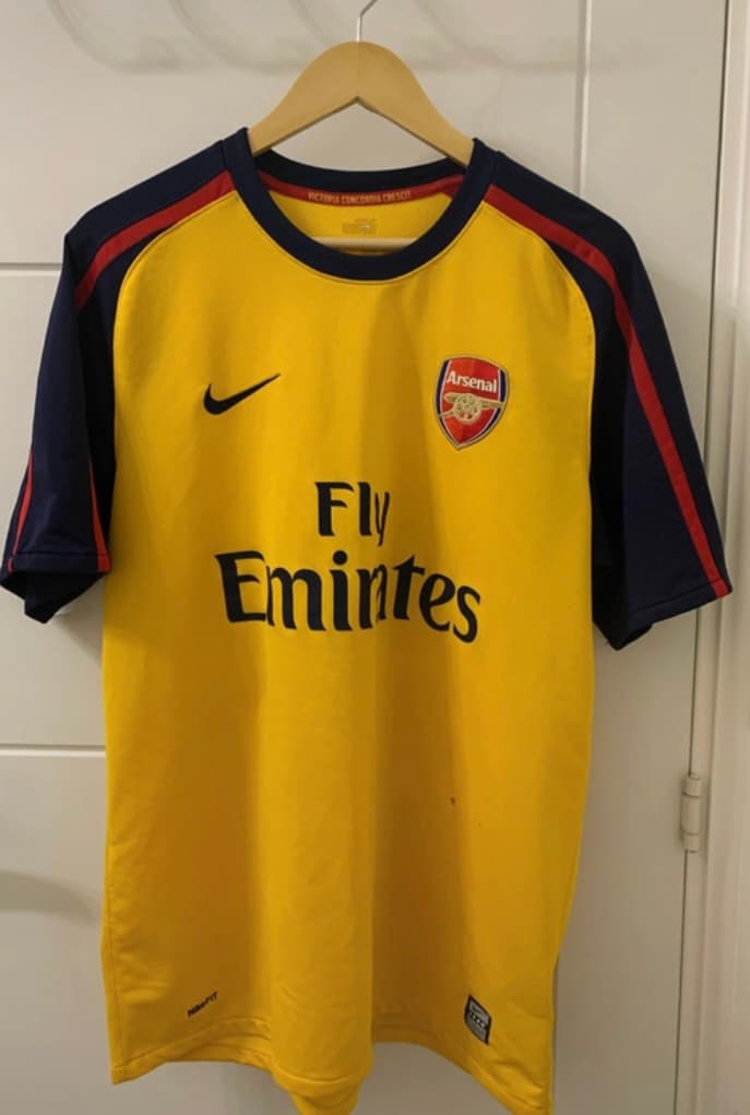 Arsenal 2008/09 - Away - Image 1