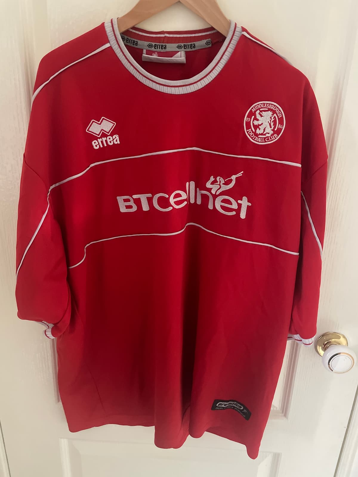 Middlesbrough 2001/02 Home Shirt - Image 1