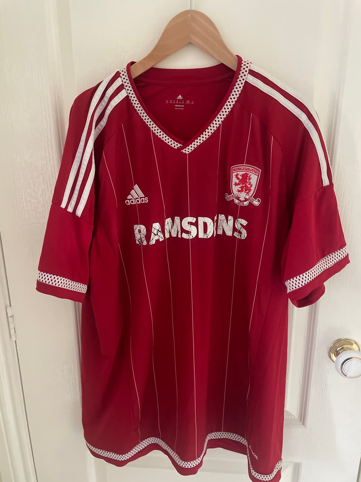 Middlesbrough 2015/16 Home Shirt - Image 1