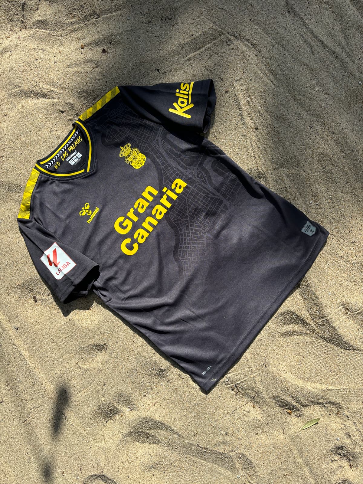 U.D Las Palmas 2023 Away #28 Julián Araujo - Image 1