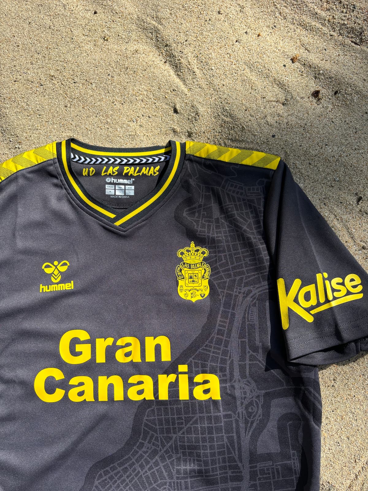 U.D Las Palmas 2023 Away #28 Julián Araujo - Image 4